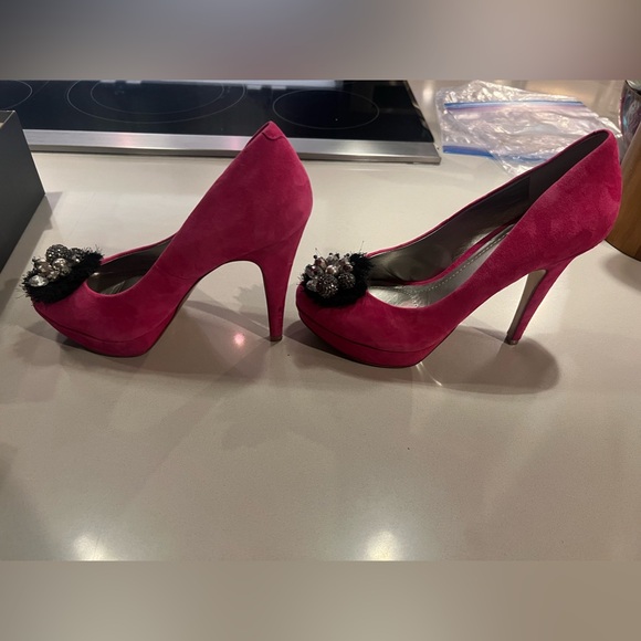 BCBG Pink 4 inch platform heels - size 8.5 - Picture 3 of 6